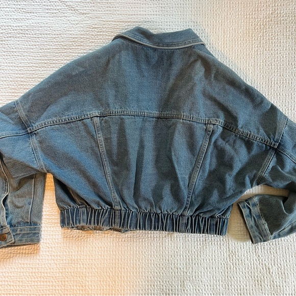Cropped Denim Jacket - Picture 4 of 6